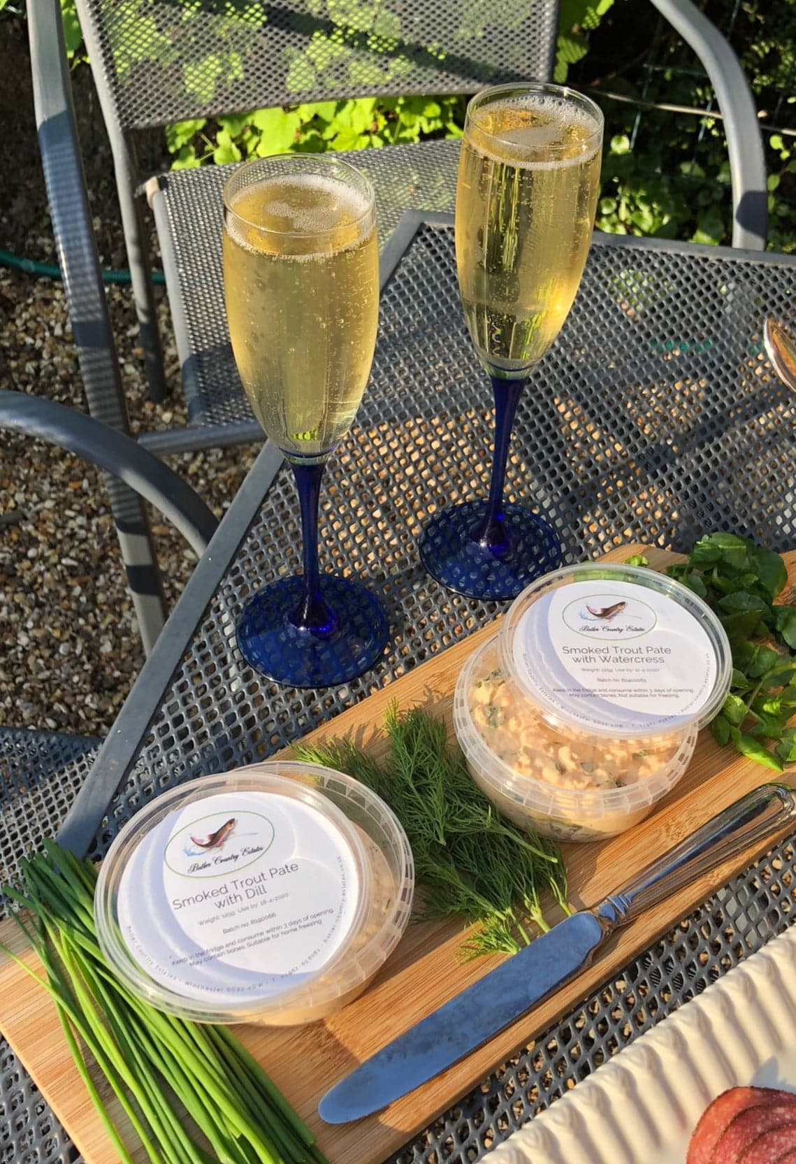 Expert Guide to Wine Pairings with Smoked Trout