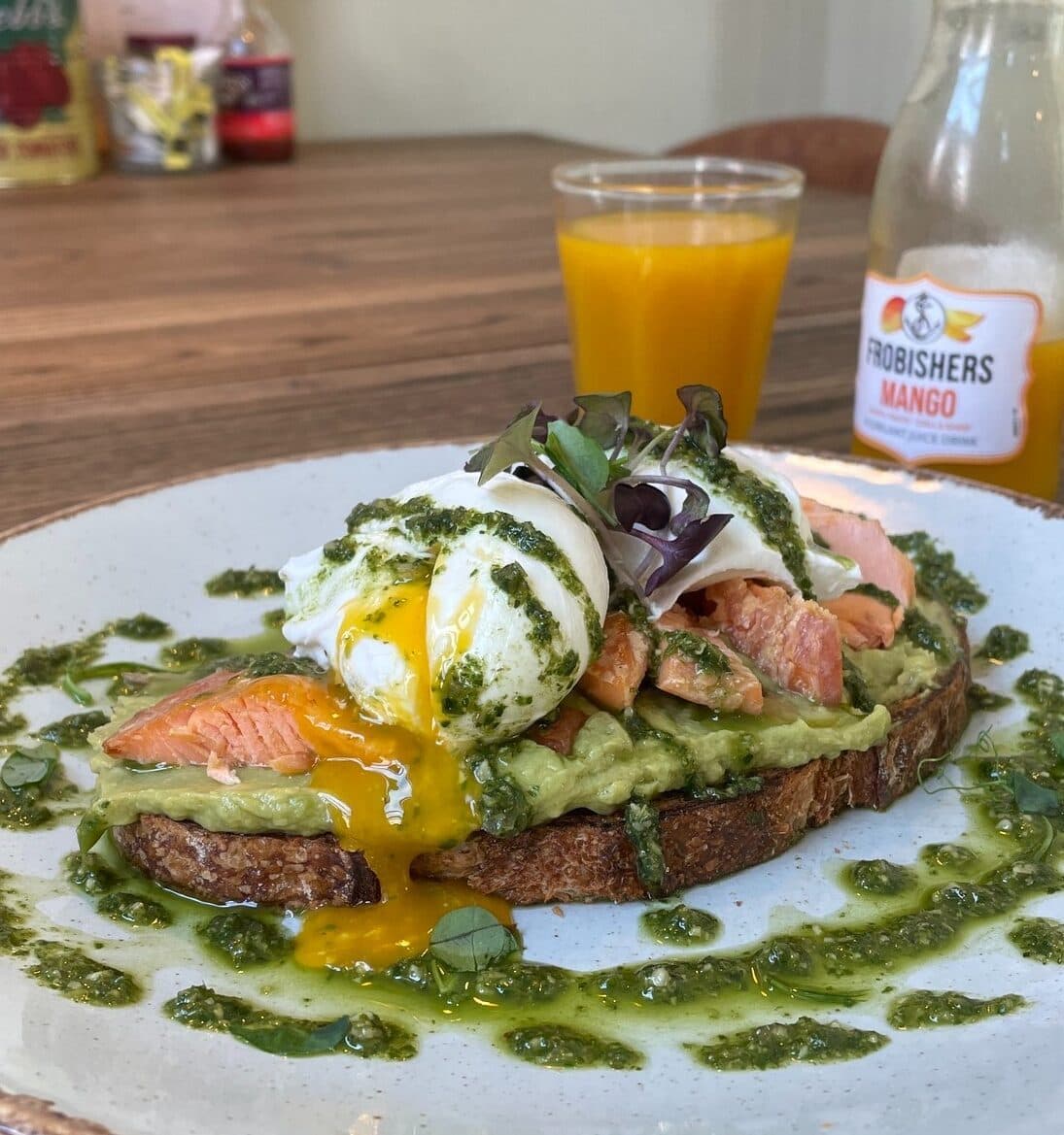 smashed avo & trout